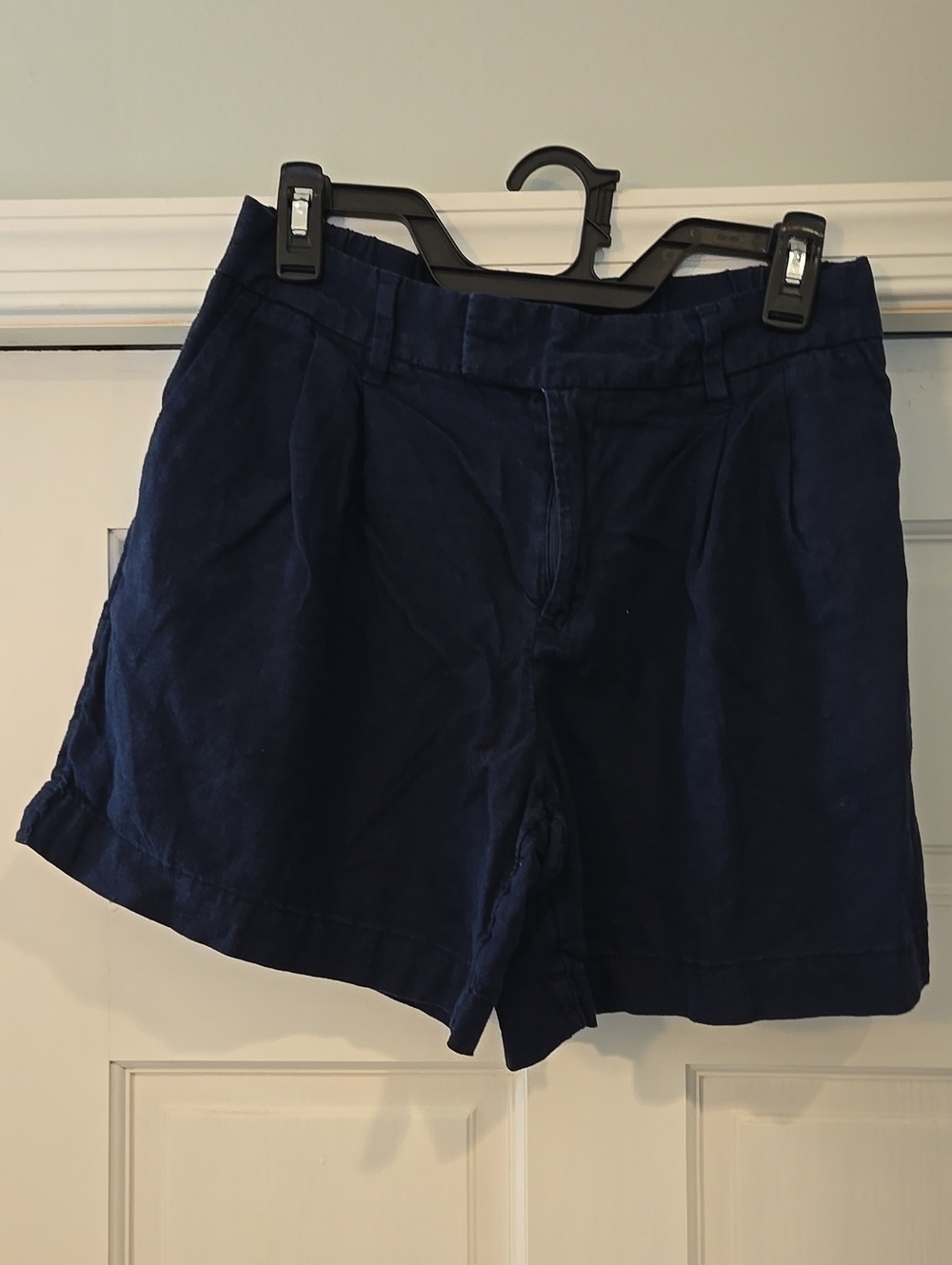 Classic Womens Navy Pleated High-Rise Linen Blend Shorts